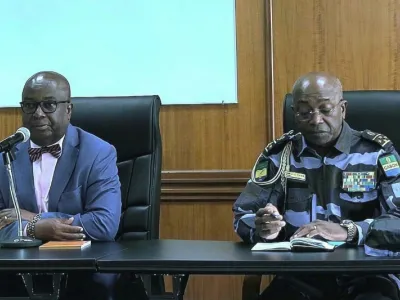 Adrien Nguema Mba, Ministre de l’Intérieur, de la Sécurité et Serge Hervé Ngoma, commandant en chef de la police