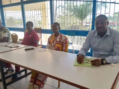 Agents du CNOU de l'USTM à Franceville