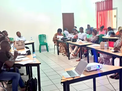 Les agents de santé communautaire en formation sur la PTME