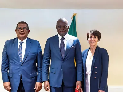 Brice Clotaire Oligui Nguema, président du Gabon, Leod Paul Batolo, Administrateur Directeur Général de Comilog et Christel Bories, présidente directrice générale du groupe Eramet