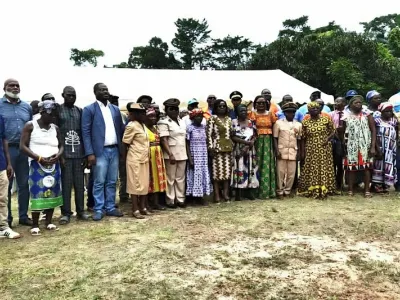 Photo de famille au terme de la consultation publique