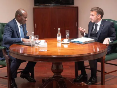 Brice Clotaire Oligui Nguema, président du Gabon et Emmanuel Macron, président de la France 