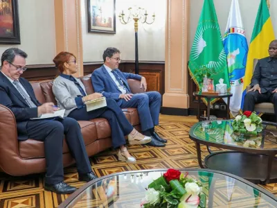 Brice Clotaire Oligui Nguema, président du Gabon et Fabrice Mauriès, ambassadeur de France au Gabon