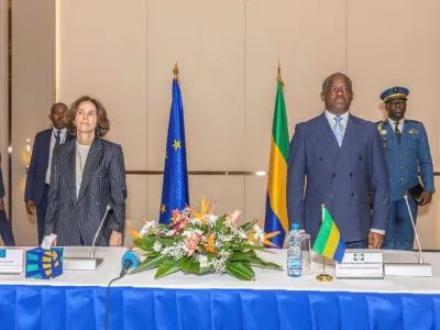 Hermann Immongault, vice-président du gouvernement gabonais et Cécile Abadie, cheffe de la délégation de l'UE au Gabon