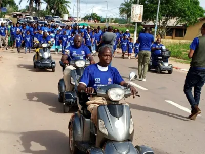 Marche de sensibilisation à l'autisme et de la trisomie 21 à Koula-Moutou