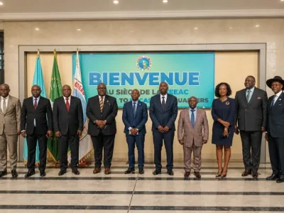 Les ministres de la Justice de la CEEAC devant le siège de Libreville