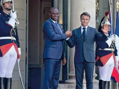 Brice Clotaire Oligui Nguema, président du Gabon et Emmanuel Macron, président de la France 