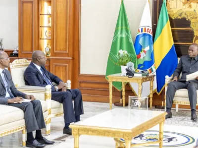 Brice Clotaire Oligui Nguema, président du Gabon et Marcelin Passalé Kanabé, ministre de l'Eau et de l'Énergie du Tchad