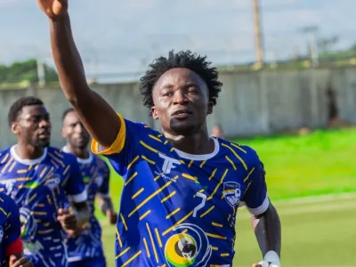 Sany Ngatsie, footballeur professionnel