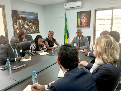 Une séquence de la rencontre entre le ministre des Sports et les représentants de la FIFA et de la CAF