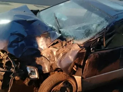 Véhicule accidenté à Moanda