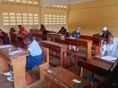Phase de composition au centre du CES-Libreville.