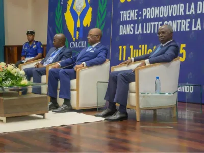 Corruption : Que faire ? © DR