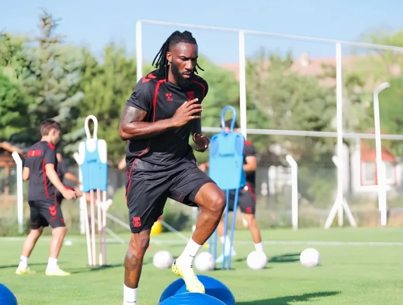 Aaron Appindangoye, footballeur international gabonais