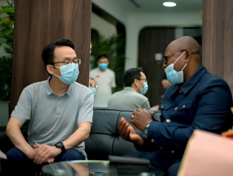 Experts chinois et congolais d'Ebola